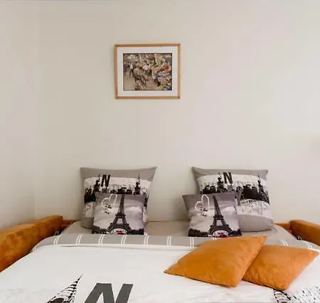 Lovely Studio Champs Elysees *